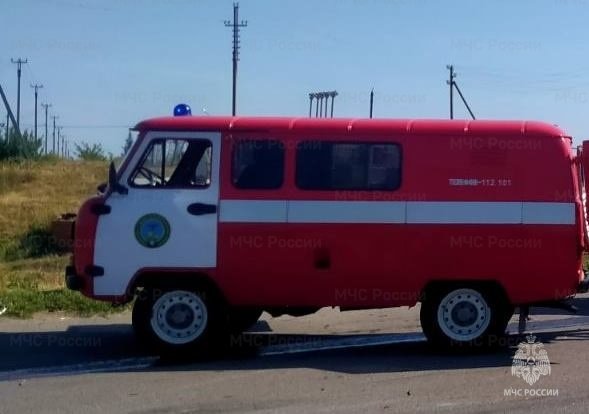Спасатели МЧС России приняли участие в ликвидации ДТП в селе Яблоново Корочанского района на улице Заречная
