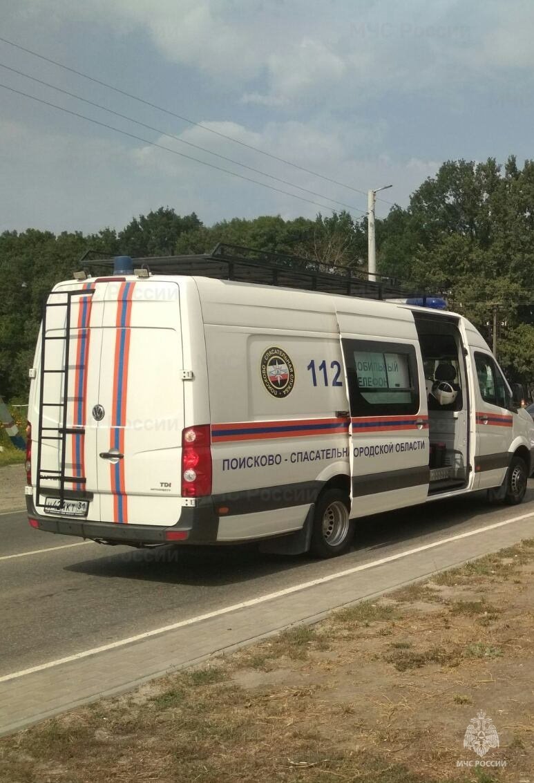 Спасатели МЧС России приняли участие в ликвидации ДТП в Корочанском  районе на повороте села Хохлово Белгородского района