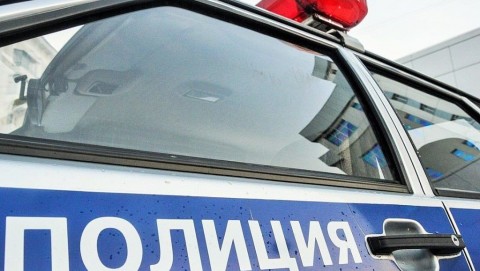 Корочанские оперативники задержали местную жительницу за причинение ножевого ранения гостю